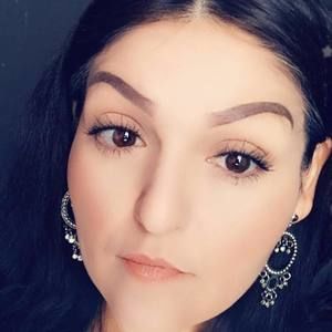 Meet your Posher, Carolina